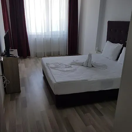 Summerland * Mamaia